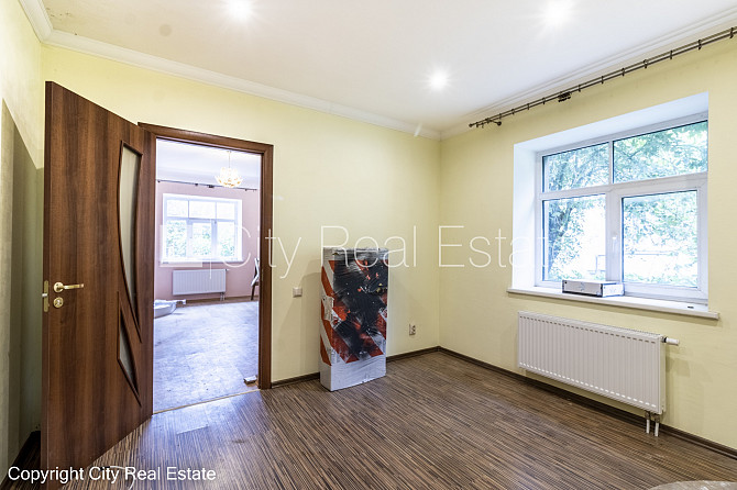 Privātmāja, fasādes māja, renovēta māja, slēgts pagalms, iežogota teritorija, radiatori ar Rīga - foto 7