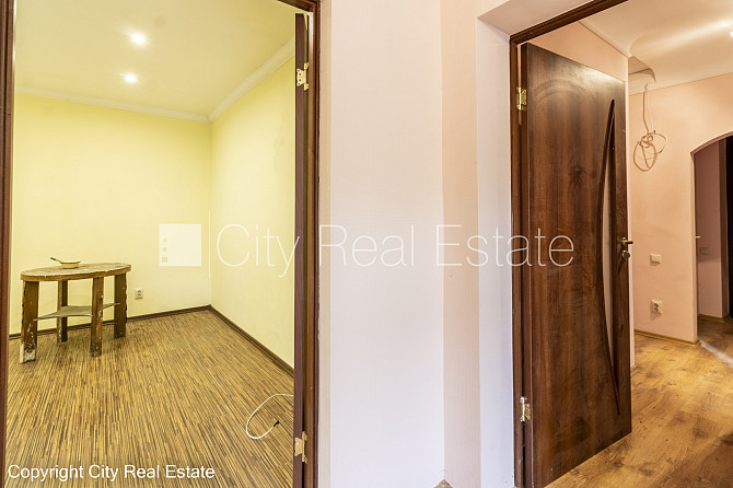 Privātmāja, fasādes māja, renovēta māja, slēgts pagalms, iežogota teritorija, radiatori ar Rīga - foto 6