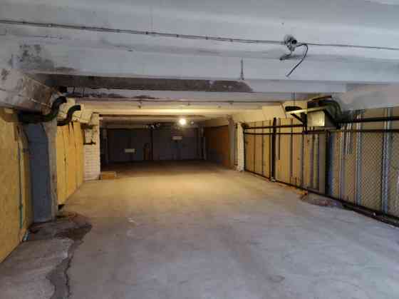 Tiek iznomātas neapkurināmas noliktavu telpas centrā, Sporta ielā.  Līdzena betona grīda. Plaši vārt Rīga