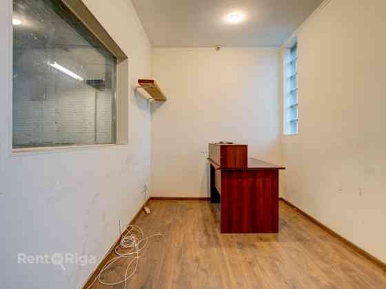 Iznomā noliktavas telpas Strenču ielā.  + kopējā platība 240 m2 + 3 fāžu elektrības pieslēgums + slē Рига