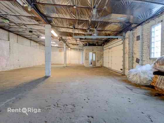 Iznomā noliktavas telpas Strenču ielā.  + kopējā platība 240 m2 + 3 fāžu elektrības pieslēgums + slē Рига