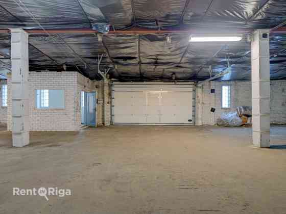 Iznomā noliktavas telpas Strenču ielā.  + kopējā platība 240 m2 + 3 fāžu elektrības pieslēgums + slē Rīga