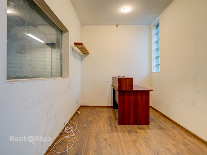 Iznomā noliktavas telpas Strenču ielā.  + kopējā platība 240 m2 + 3 fāžu elektrības pieslēgums + slē Рига - изображение 6