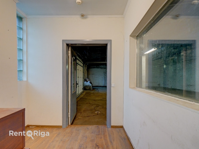 Iznomā noliktavas telpas Strenču ielā.  + kopējā platība 240 m2 + 3 fāžu elektrības pieslēgums + slē Рига - изображение 7
