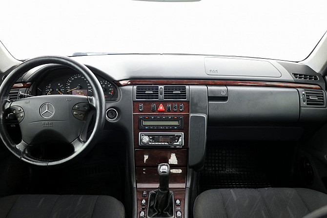 Mercedes-Benz E 240 Classic 2.4 125kW Таллин - изображение 5