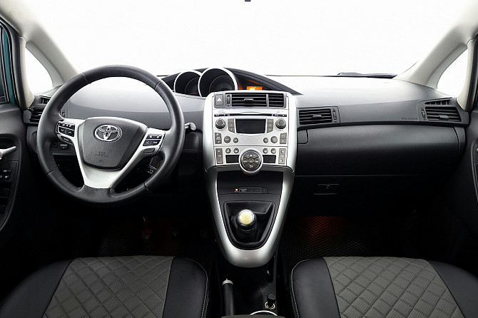 Toyota Verso Linea Sol 2.0 D-4D 93kW Таллин - изображение 5