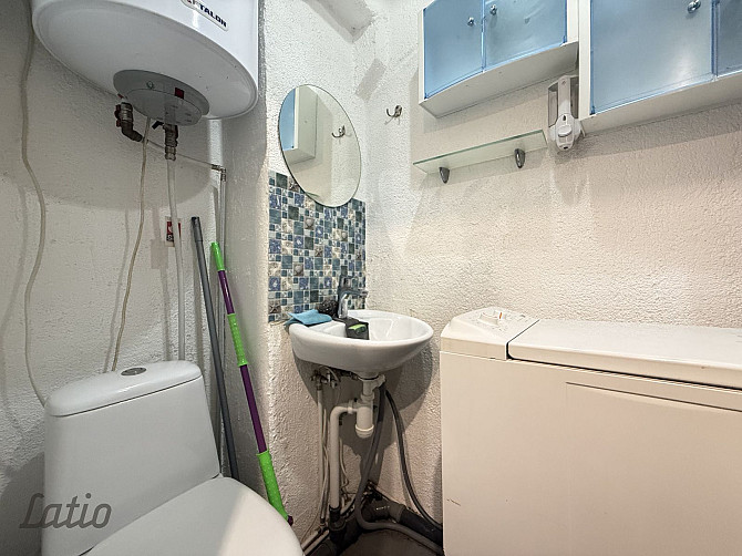 Pārdod funkcionālu vienistabas dzīvokli Teikā.
Dzīvoklī ir neliela, praktiska virtuve ar jaunām mēbe Рига - изображение 5