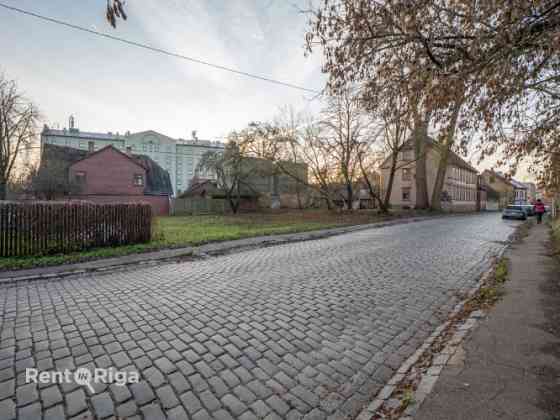 Продаётся земельный участок с широкими возможностями для застройки на улице Рига