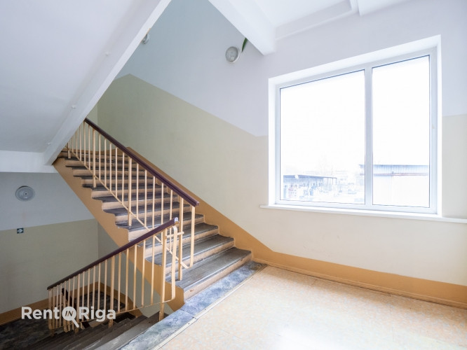 Trīs atsevišķu kabinetu ofiss!  Trīs stāvu biroja ēkā Ganību dambī ir pieejami ofisi uz Rīga - foto 8