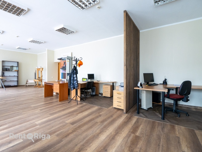 Большое и просторное помещение с отдельным кабинетом, большой офисной зоной Рига - изображение 2