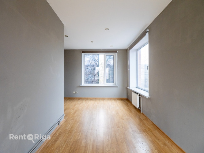 Двухэтажный офис на Ганибу дамбис.  В офисном здании  чистая и ухоженная Рига - изображение 2