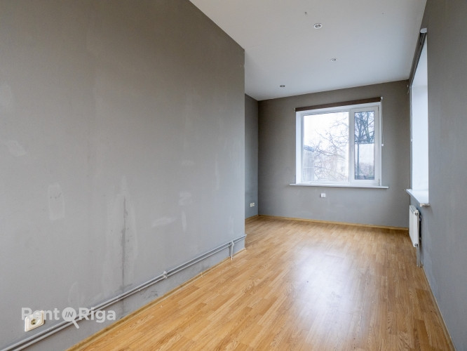 Двухэтажный офис на Ганибу дамбис.  В офисном здании  чистая и ухоженная Рига - изображение 3