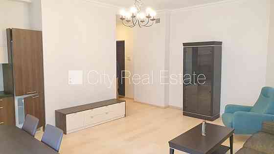 Проект - Elizabeth (Елизабетх), фасадный дом, реновированный дом, вход с улицы, лифт, Rīga