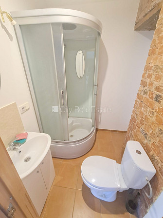 Fasādes māja, renovēta māja, slēgts pagalms, ieeja no ielas un pagalma, kāpņu telpa pēc Rīga - foto 18