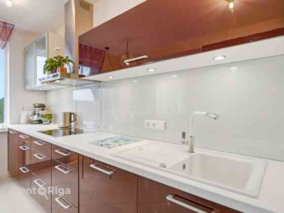 Качественная и эстетичная 3-комнатная квартира с продуманным дизайном и красивым Огре и Огрский край