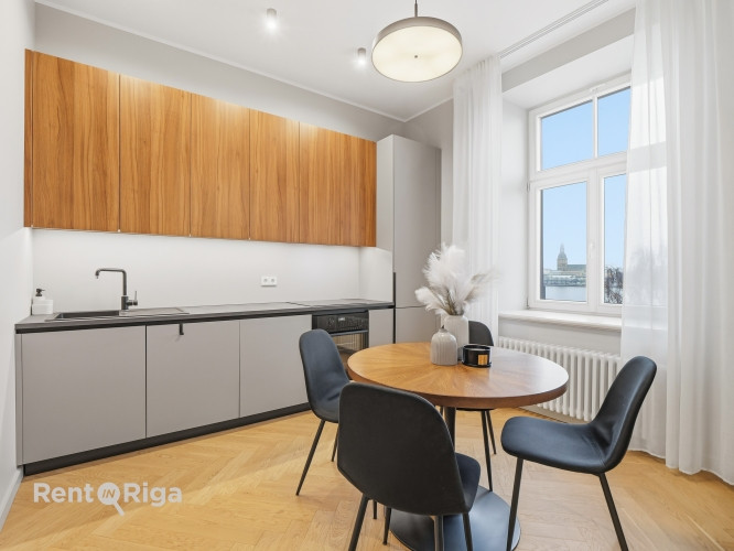 Apartment with a Wonderful View of Old Riga and the Daugava Bridges, Available for Long-Term Rent  L Рига - изображение 1