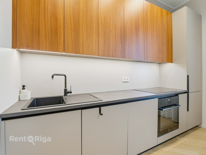 Apartment with a Wonderful View of Old Riga and the Daugava Bridges, Available for Long-Term Rent  L Рига - изображение 2