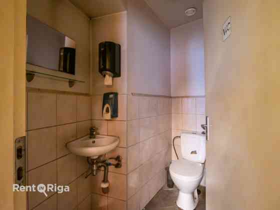 Kafejnīcas telpas ar ventilācijas sistēmu.  Telpas sastāv no klientu zāles 30 kvm, virtuves telpas,  Рига