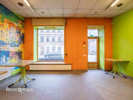 Kafejnīcas telpas ar ventilācijas sistēmu.  Telpas sastāv no klientu zāles 30 kvm, virtuves telpas,  Рига