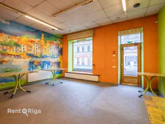 Kafejnīcas telpas ar ventilācijas sistēmu.  Telpas sastāv no klientu zāles 30 kvm, virtuves telpas,  Рига