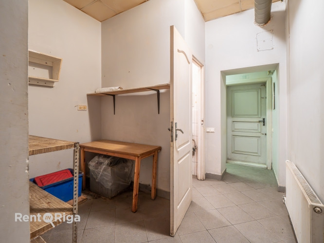 Kafejnīcas telpas ar ventilācijas sistēmu.  Telpas sastāv no klientu zāles 30 kvm, virtuves telpas,  Рига - изображение 6