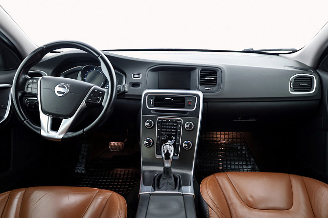 Volvo V60 Summum Facelift ATM 1.6 D4 84kW Таллин - изображение 5