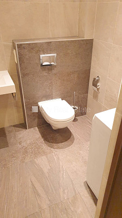 Projekts - Elizabeth, fasādes māja, renovēta māja, ieeja no ielas, ir lifts, kāpņu telpa pēc Rīga - foto 9