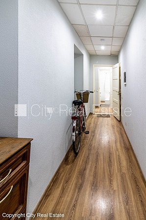 Здание во дворе, реновированный дом, закрытый двор, возможность аренды парковки, Рига - изображение 19