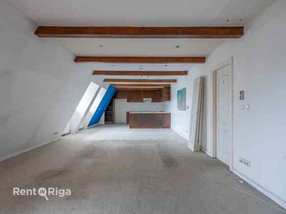 Bijušās hosteļa telpas Jēkaba kazarmās. Iespējams izveidot arī biroju.  Telpu lietošanas kods: biroj Рига