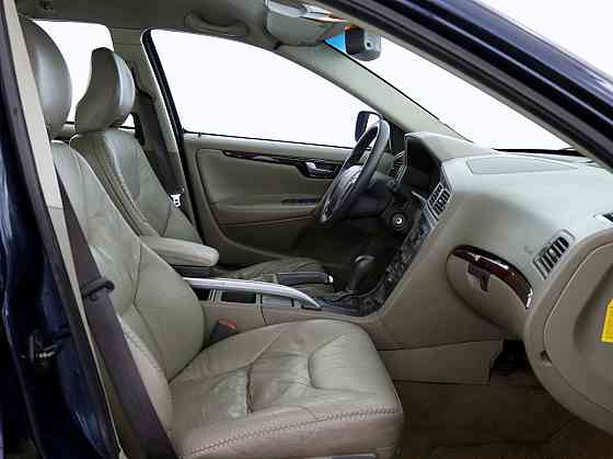 Volvo XC70 Summum ATM 2.4 D5 120kW Tallina