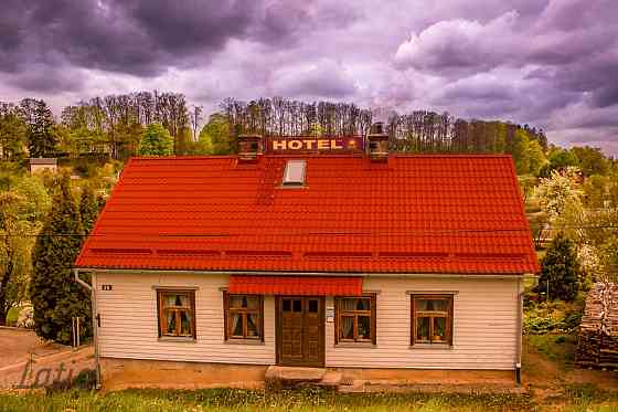 Pārdod lielisku investīciju objektu - ēku Talsos, ainaviskā vietā ar skatu uz Talsu ezeru, kur jau 2 Talsi un Talsu novads