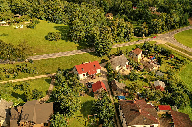 Pārdod lielisku investīciju objektu - ēku Talsos, ainaviskā vietā ar skatu uz Talsu ezeru, kur Talsi un Talsu novads - foto 2