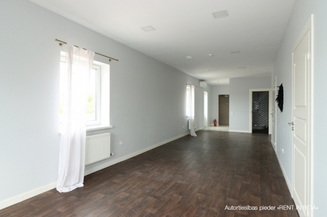 Piedāvājam biroja telpas 4.stāvā kapitāli rekonstruēta ēka sakoptā industriālā parkā. Rīga - foto 3