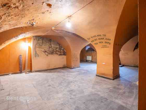 Puspagraba telpas Jēkaba kazarmās.  Iepriekš telpās atradās restorāns. Telpas sastāv no 2 lielām zāl Рига