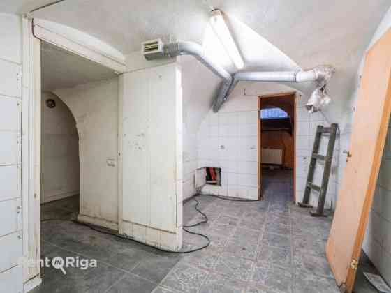 Puspagraba telpas Jēkaba kazarmās.  Iepriekš telpās atradās restorāns. Telpas sastāv no 2 lielām zāl Рига