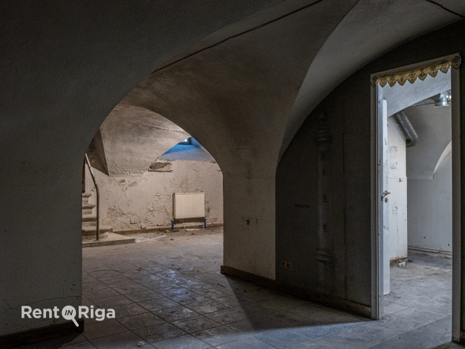 Puspagraba telpas Jēkaba kazarmās.  Iepriekš telpās atradās restorāns. Telpas sastāv no 2 lielām zāl Рига - изображение 8