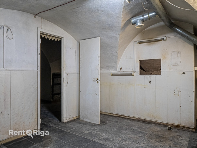 Puspagraba telpas Jēkaba kazarmās.  Iepriekš telpās atradās restorāns. Telpas sastāv no 2 lielām zāl Рига - изображение 7