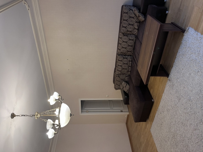 Elegantais dzīvoklis, kas atrodas vēsturiskā ēkā Stabu ielā, piedāvā mūsdienu ērtības un klasisku ša Рига - изображение 7