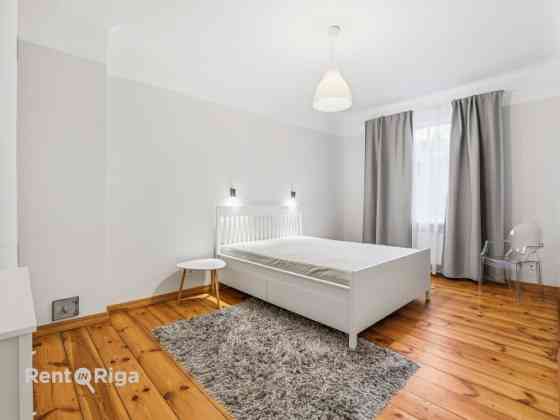 Izīrē gaišu un mājīgu 3 istabu dzīvokli Āgenskalnā!  Māja ar trīs stāviem un četriem dzīvokļiem, tāp Рига