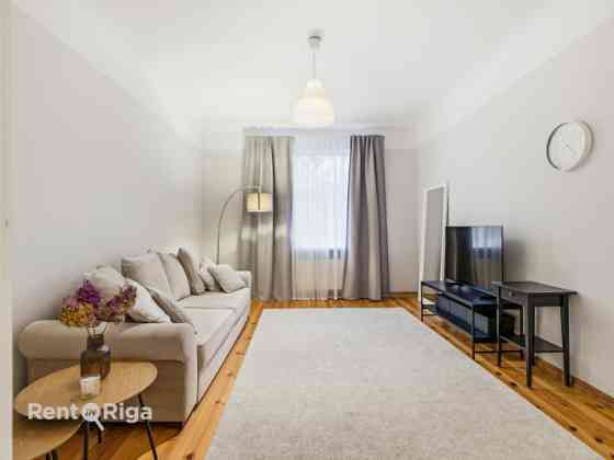 Izīrē gaišu un mājīgu 3 istabu dzīvokli Āgenskalnā!  Māja ar trīs stāviem un četriem dzīvokļiem, tāp Рига