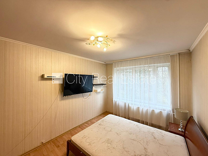 Fasādes māja, renovēta māja, iespēja nomāt autostāvvietu, ieeja no ielas, kāpņu telpa pēc Rīga - foto 18