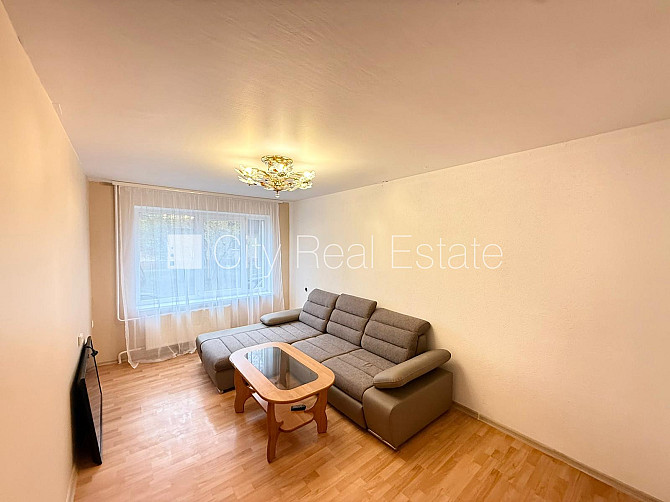 Fasādes māja, renovēta māja, iespēja nomāt autostāvvietu, ieeja no ielas, kāpņu telpa pēc Rīga - foto 14