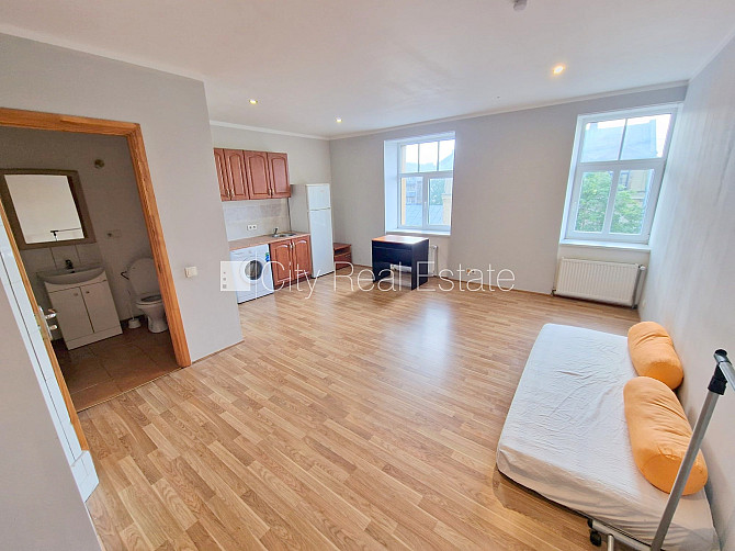 Jaunceltne, labiekārtota apzaļumota teritorija, slēgta teritorija, teritorijas iebrauktuves Rīga - foto 1