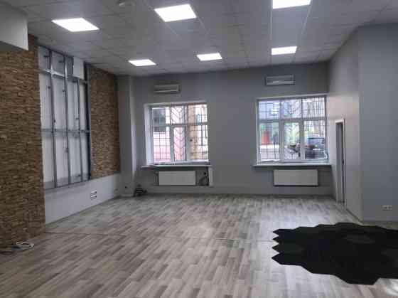 Аренда stock office помещений в районе ВЭФ  + Торговый зал 200м + 2 офисных помещения + Рига