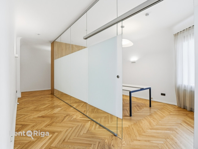Biroja telpas Klusajā centrā  renovētā un reprezentablā ēkā ar ieeju no Elizabetes ielas Rīga - foto 11