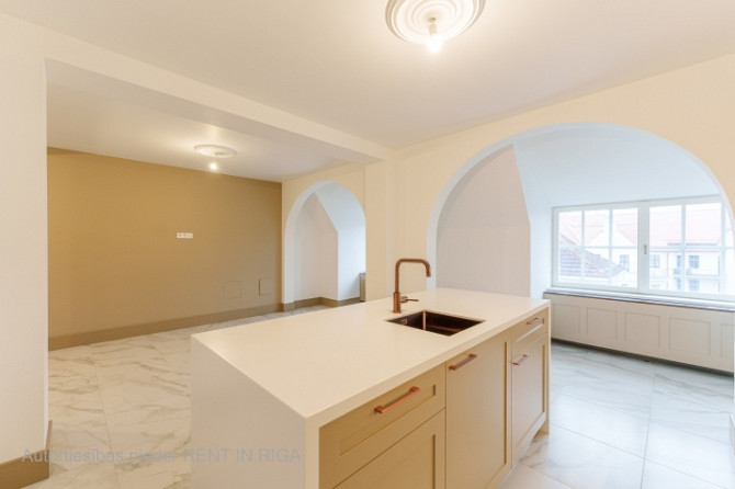 An elegant Art Nouveau building at 7 Ausekļa Street is located in the most prestigious part of the Q Рига - изображение 2