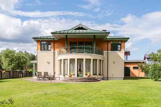 Pārdod brīnišķīgu ģimenes māju Beberos!  Šī kvalitatīvā māja kas atrodas Beberos, Babītes pagastā -  Rīgas rajons