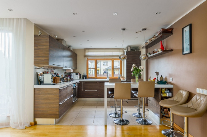 Pārdod brīnišķīgu ģimenes māju Beberos!  Šī kvalitatīvā māja kas atrodas Beberos, Rīgas rajons - foto 5