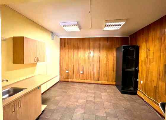 Veikala telpas Iļģuciemā.  Telpām ir pieejamas visas nepieciešamās pilsētas komunikācijas - pilsētas Rīga