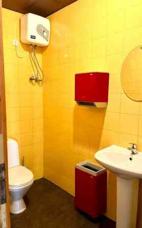 Veikala telpas Iļģuciemā.  Telpām ir pieejamas visas nepieciešamās pilsētas komunikācijas - pilsētas Rīga